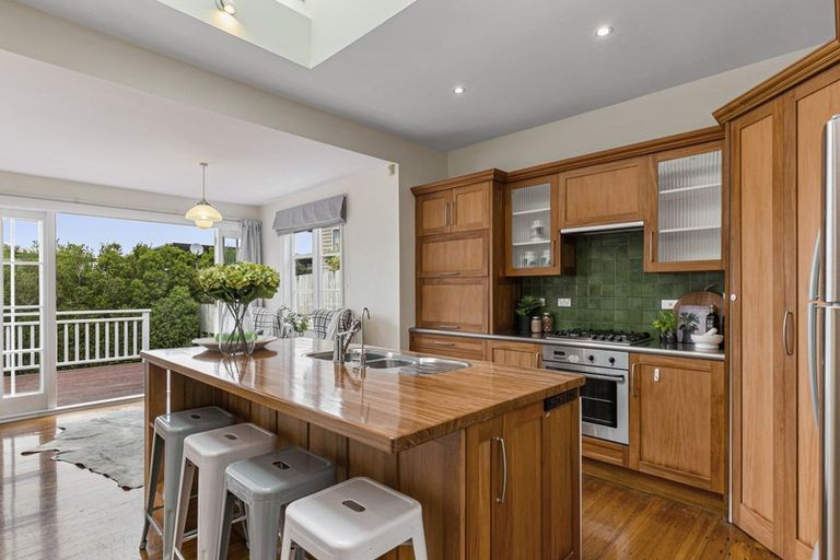 Photo of property in 44 Mandalay Terrace, Khandallah, Wellington, 6035