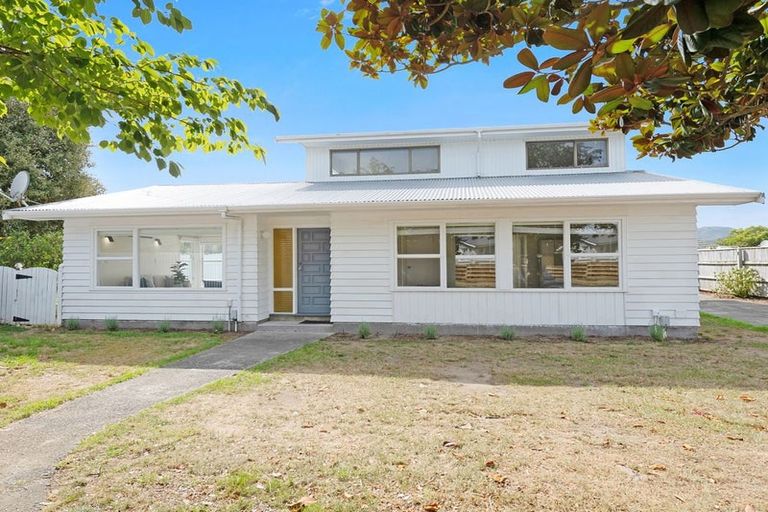 Photo of property in 3 Dennis Grove, Paraparaumu Beach, Paraparaumu, 5032