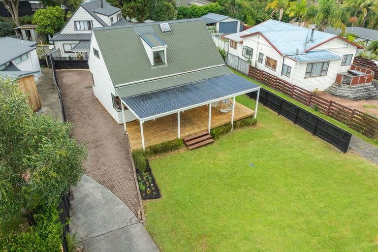 Photo of property in 2/9 Wharf Road, Te Atatu Peninsula, Auckland, 0610