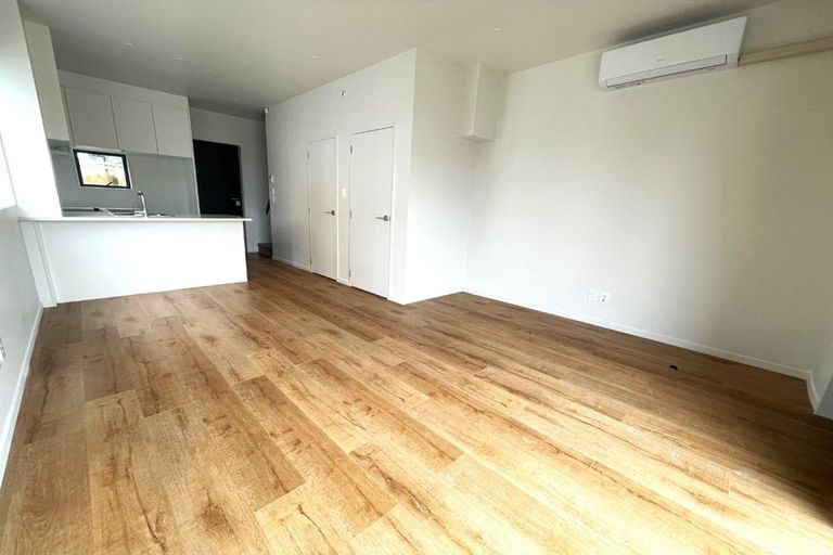 Photo of property in 2/54 Swanson Road, Henderson, Auckland, 0610