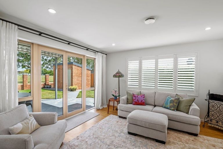 Photo of property in 27 Providence Place, Redwood, Christchurch, 8051