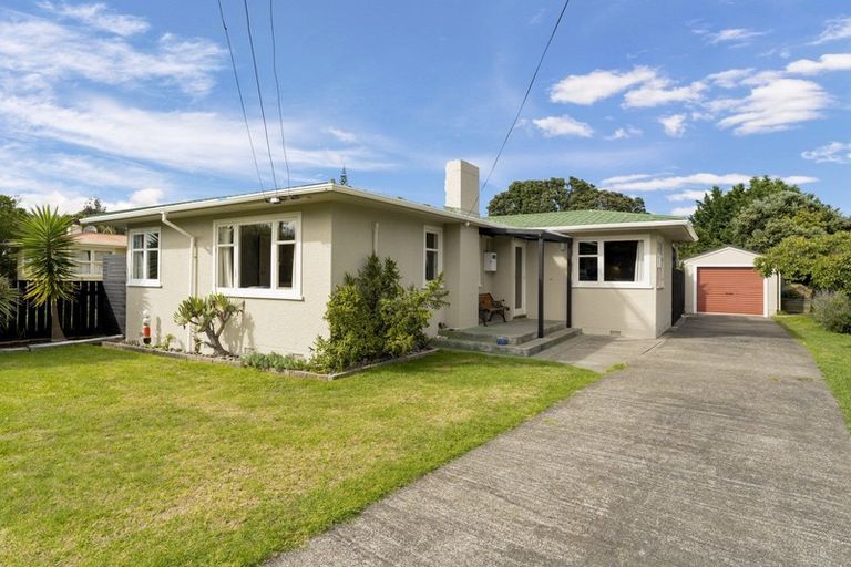 Photo of property in 29 Manuka Street, Otaki Beach, Otaki, 5512