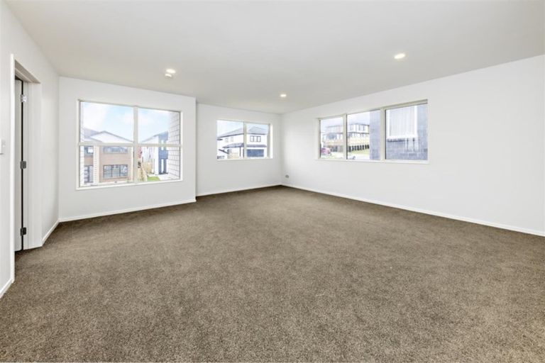 Photo of property in 37 Tinaku Road, Flat Bush, Auckland, 2019