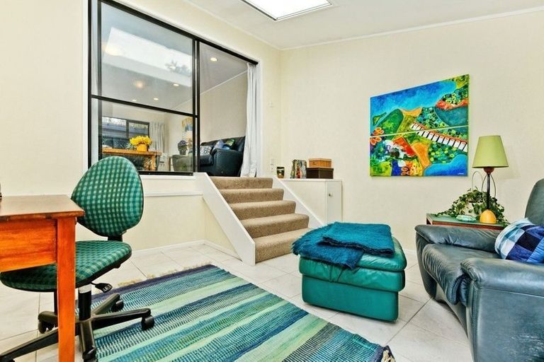 Photo of property in 1/56 Oaktree Avenue, Browns Bay, Auckland, 0630