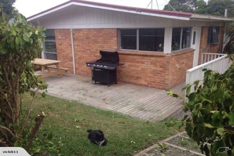 Photo of property in 2/108 Canongate Street, Birkdale, Auckland, 0626