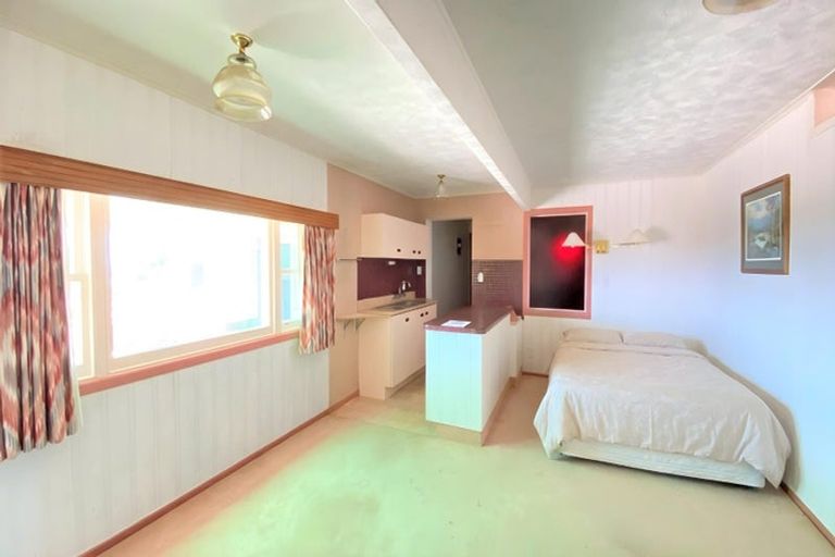 Photo of property in 57 Exmouth Road, Northcote, Auckland, 0627