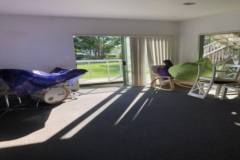 Photo of property in 32 Koromiko Street, New Lynn, Auckland, 0600