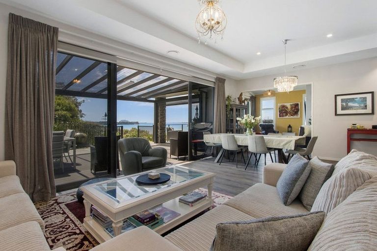 Photo of property in 49 Lakeside Terrace, Omokoroa, 3114