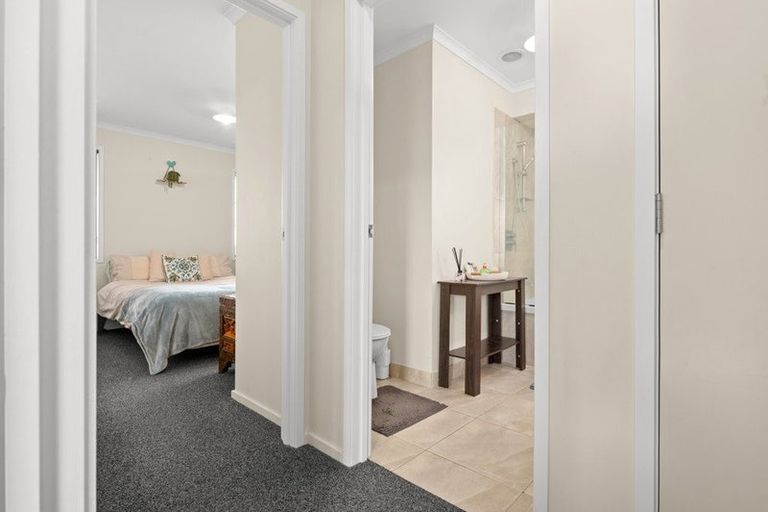 Photo of property in 2/16 Highgrove Drive, Grandview Heights, Hamilton, 3200