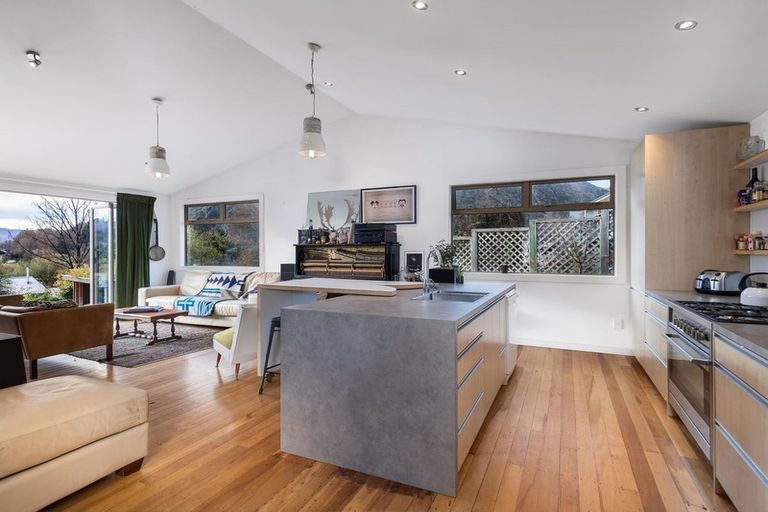 Photo of property in 38 Mcchesney Road, Arthurs Point, Queenstown, 9371