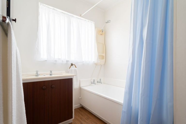 Photo of property in 11 Staithes Drive North, Whitby, Porirua, 5024