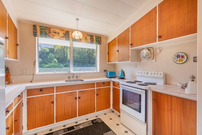 Photo of property in 71 Faraday Street, Hospital Hill, Napier, 4110