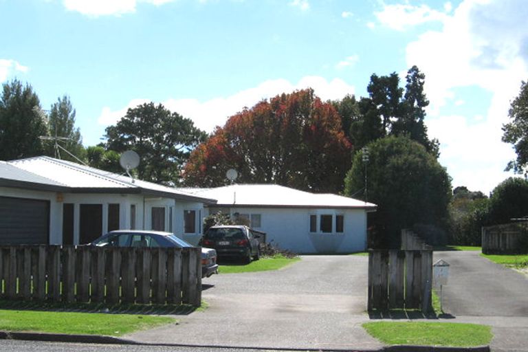 Photo of property in 1/18 Harbour View Road, Te Atatu Peninsula, Auckland, 0610