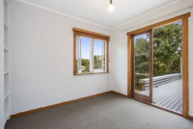 Photo of property in 18 Omokoroa Road, Omokoroa, 3114