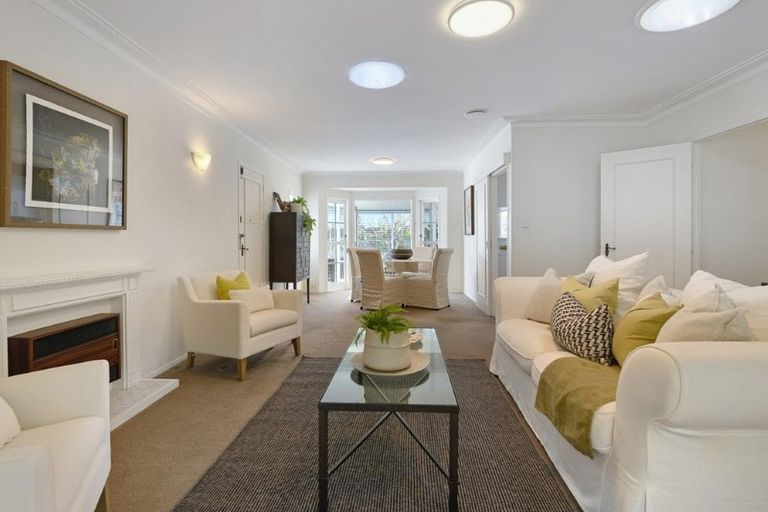 Photo of property in 2/8 Pierce Road, Milford, Auckland, 0620