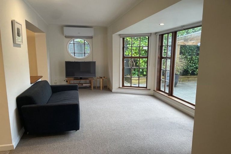 Photo of property in 317 The Terrace, Te Aro, Wellington, 6011