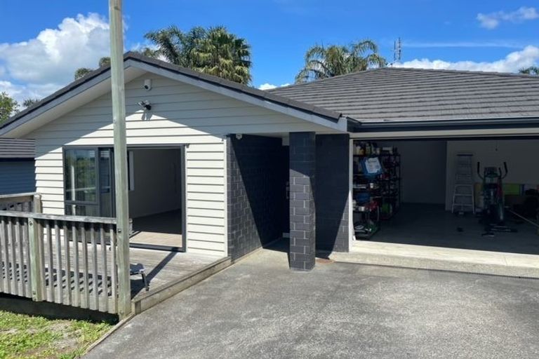 Photo of property in 281a Don Buck Road, Massey, Auckland, 0614