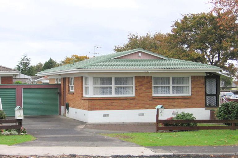 Photo of property in 1/1 Selwyn Road, Manurewa, Auckland, 2102