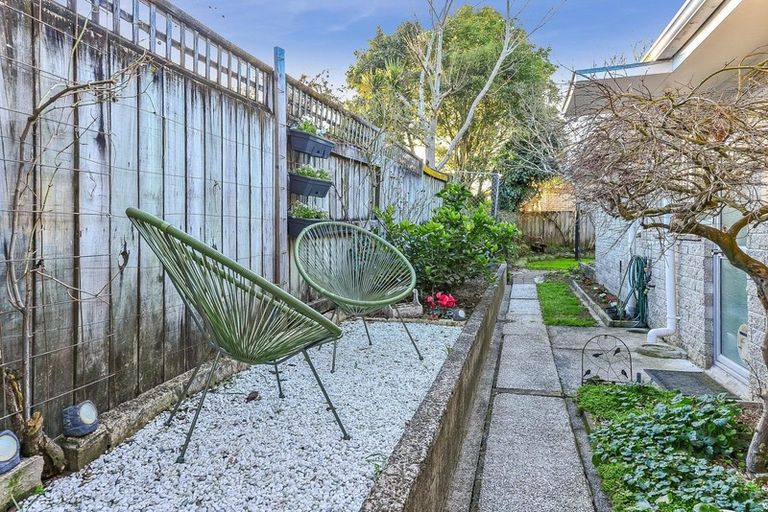 Photo of property in 15b Taylor Terrace, St Andrews, Hamilton, 3200