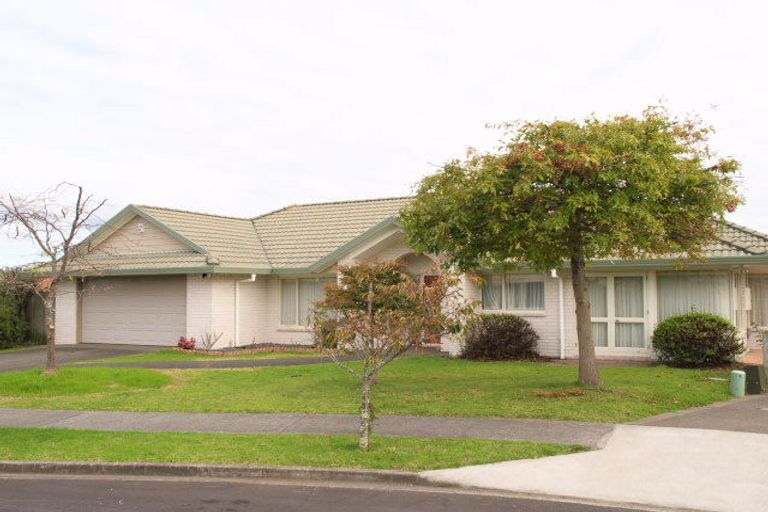 Photo of property in 2/12 Uldale Place, Northpark, Auckland, 2013