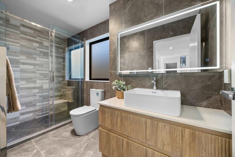 Photo of property in 3 Tinaku Road, Flat Bush, Auckland, 2019