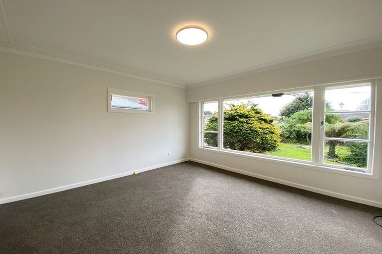 Photo of property in 18 Taikata Road, Te Atatu Peninsula, Auckland, 0610