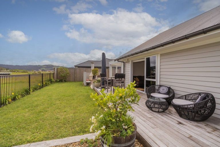 Photo of property in 5 Lady Jocelyn Place, Whitianga, 3510