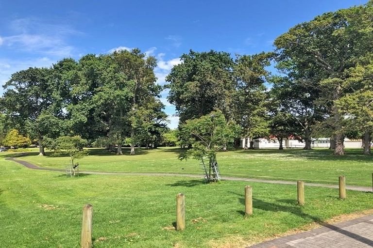 Photo of property in 10 Chapel Street, Papakura, 2110