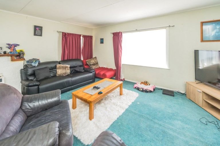 Photo of property in 17 Manuka Street, Castlecliff, Whanganui, 4501