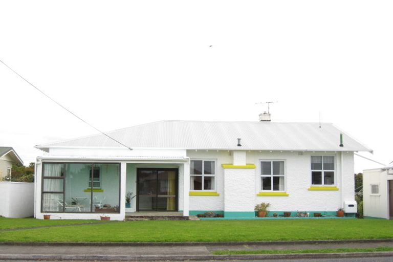 Photo of property in 10 Baring Terrace, Strandon, New Plymouth, 4312