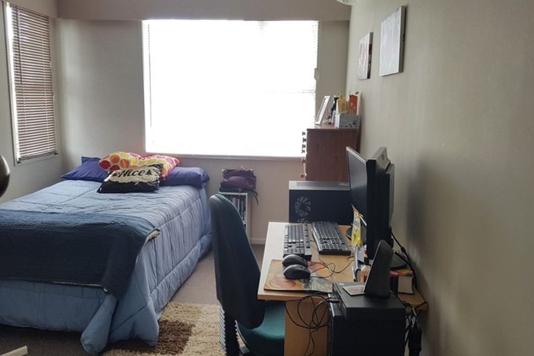 Photo of property in 14 Bruce Road, Glenfield, Auckland, 0629