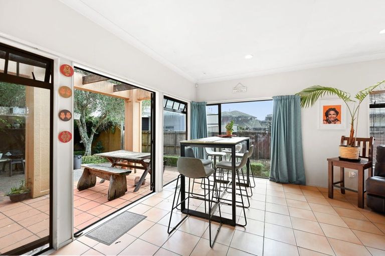 Photo of property in 35 Clarkin Road, Fairfield, Hamilton, 3214