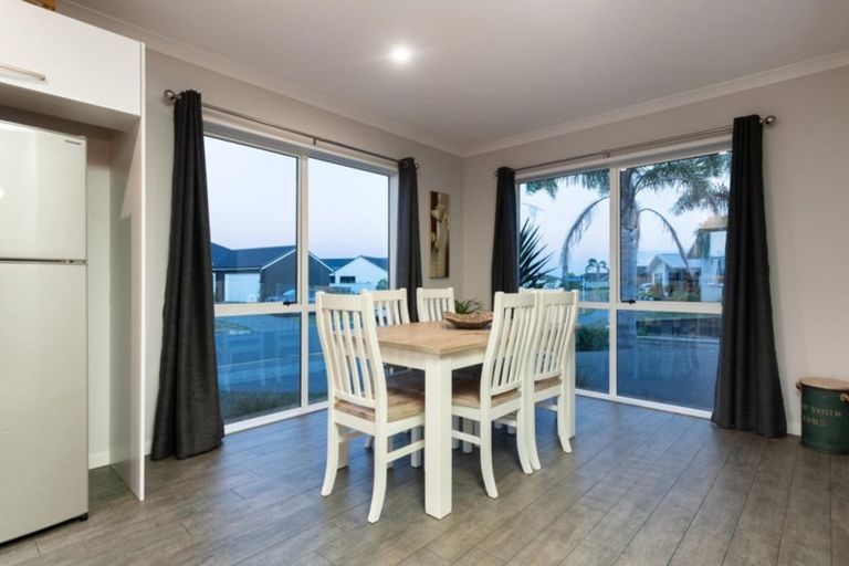 Photo of property in 4 Cassinia Close, Papamoa Beach, Papamoa, 3118