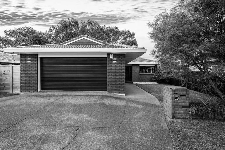 Photo of property in 2/65 Granville Drive, Massey, Auckland, 0614