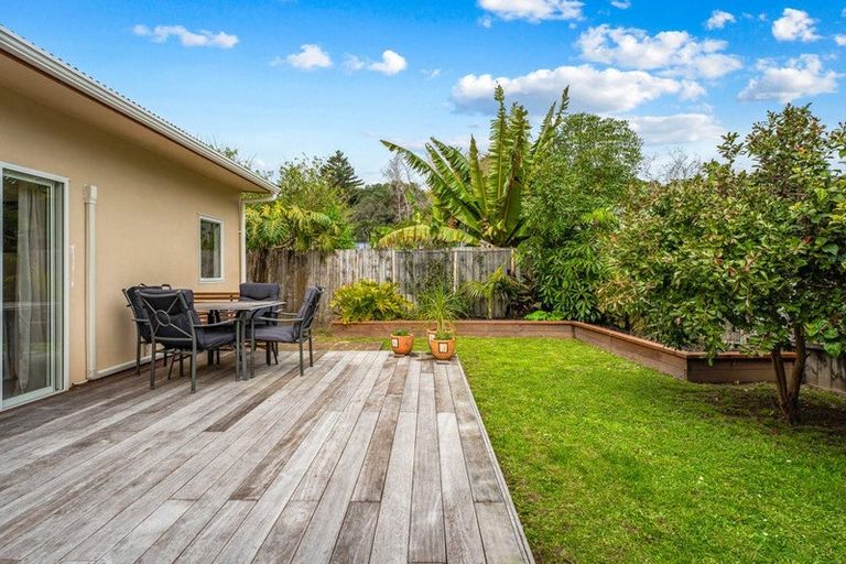 Photo of property in 2/64 Mckenzie Avenue, Arkles Bay, Whangaparaoa, 0932
