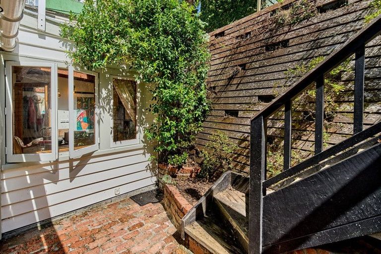 Photo of property in 28 Ascot Street, Thorndon, Wellington, 6011