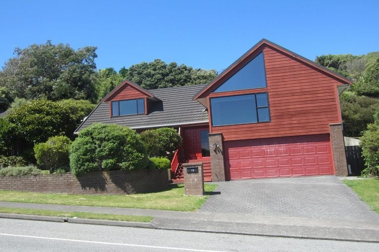 Photo of property in 99 Woodman Drive, Tawa, Wellington, 5028