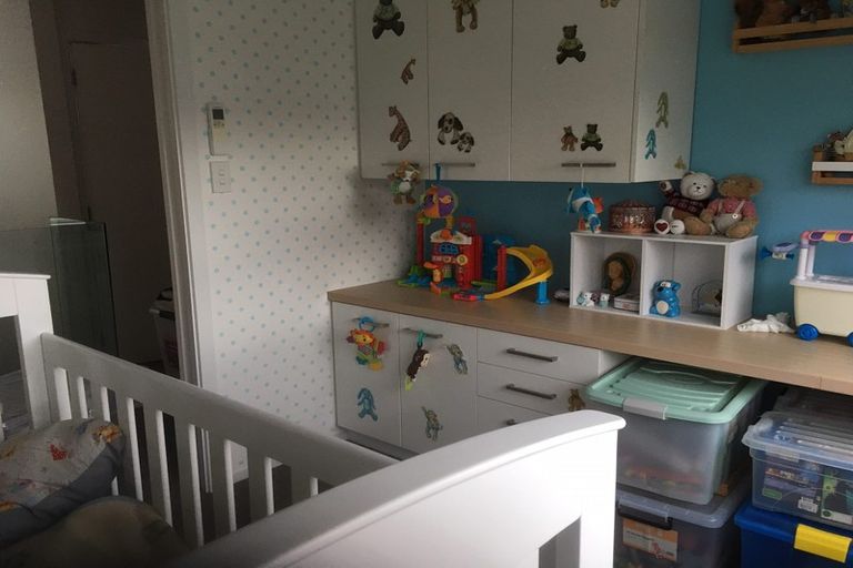 Photo of property in 2/52 Crofton Road, Harewood, Christchurch, 8051