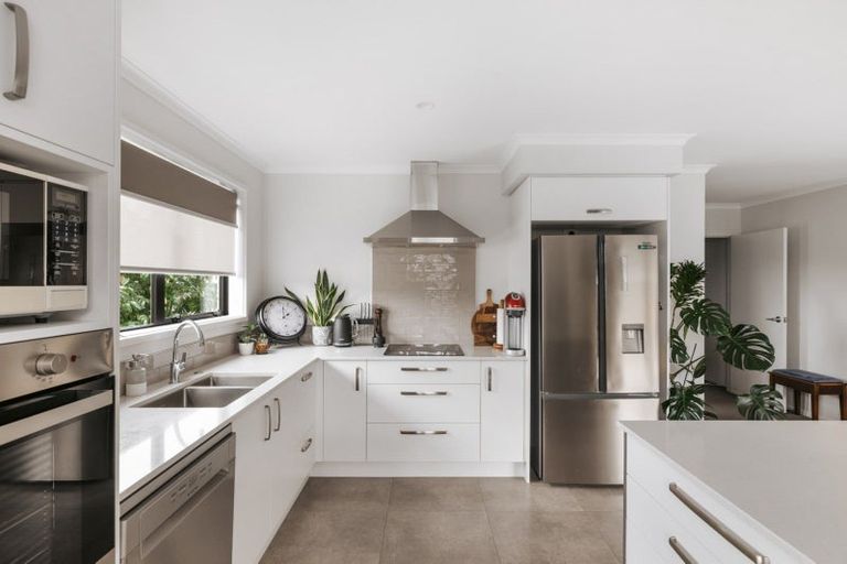 Photo of property in 24 Taffe Crescent, Pyes Pa, Tauranga, 3112