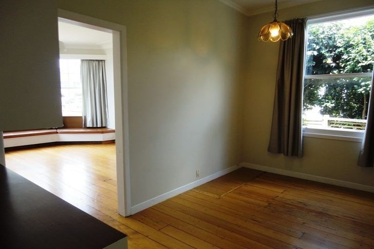 Photo of property in 1 Momona Road, Greenlane, Auckland, 1051