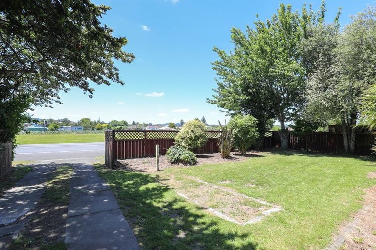 Photo of property in 76 Great South Road, Huntly, 3700