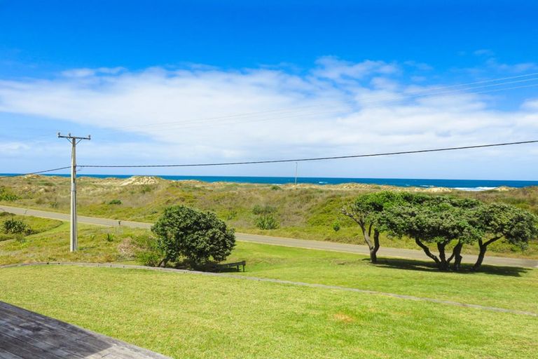 Photo of property in 61 Marine Drive, Te Kopuru, 0371