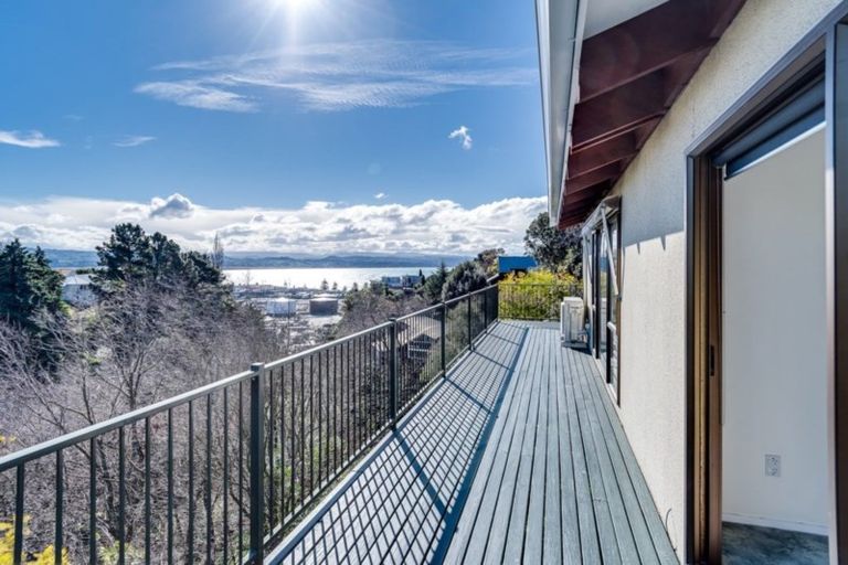 Photo of property in 27 Burns Road, Hospital Hill, Napier, 4110