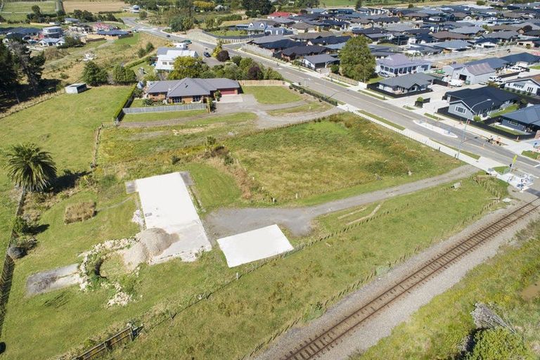 Photo of property in 48 James Line, Kelvin Grove, Palmerston North, 4414