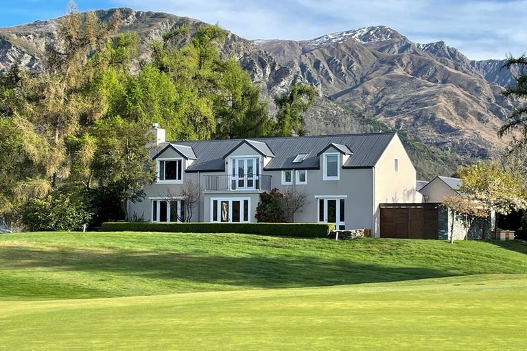 Photo of property in Millbrook Resort, 9 Chalmers Close, Arrowtown, 9371