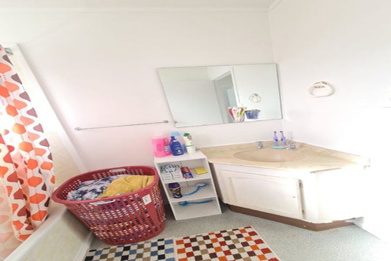 Photo of property in 2/54 Ambler Avenue, Glen Eden, Auckland, 0602