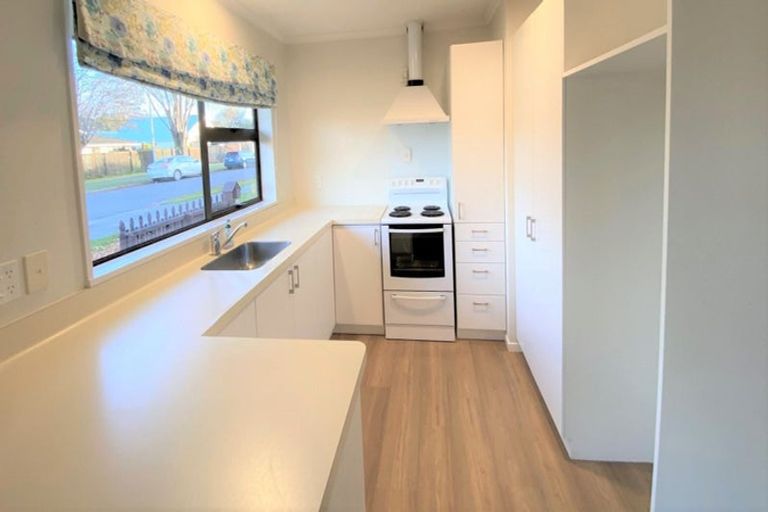 Photo of property in 2 Thorrington Road, Cashmere, Christchurch, 8022