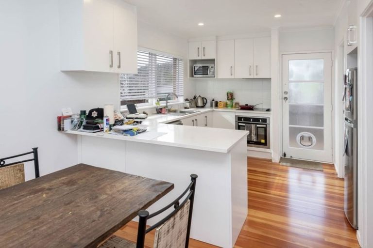 Photo of property in 100 Botany Road, Botany Downs, Auckland, 2010