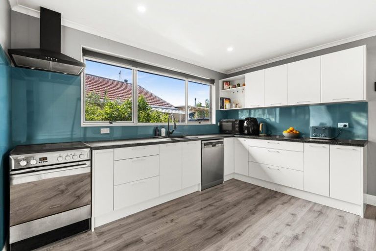 Photo of property in 69 Puketapu Road, Taradale, Napier, 4112