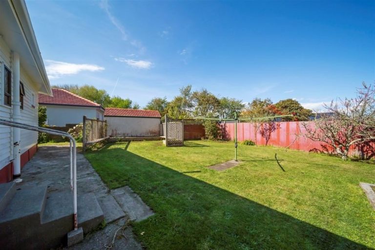 Photo of property in 12 Caplen Street, Hawera, 4610